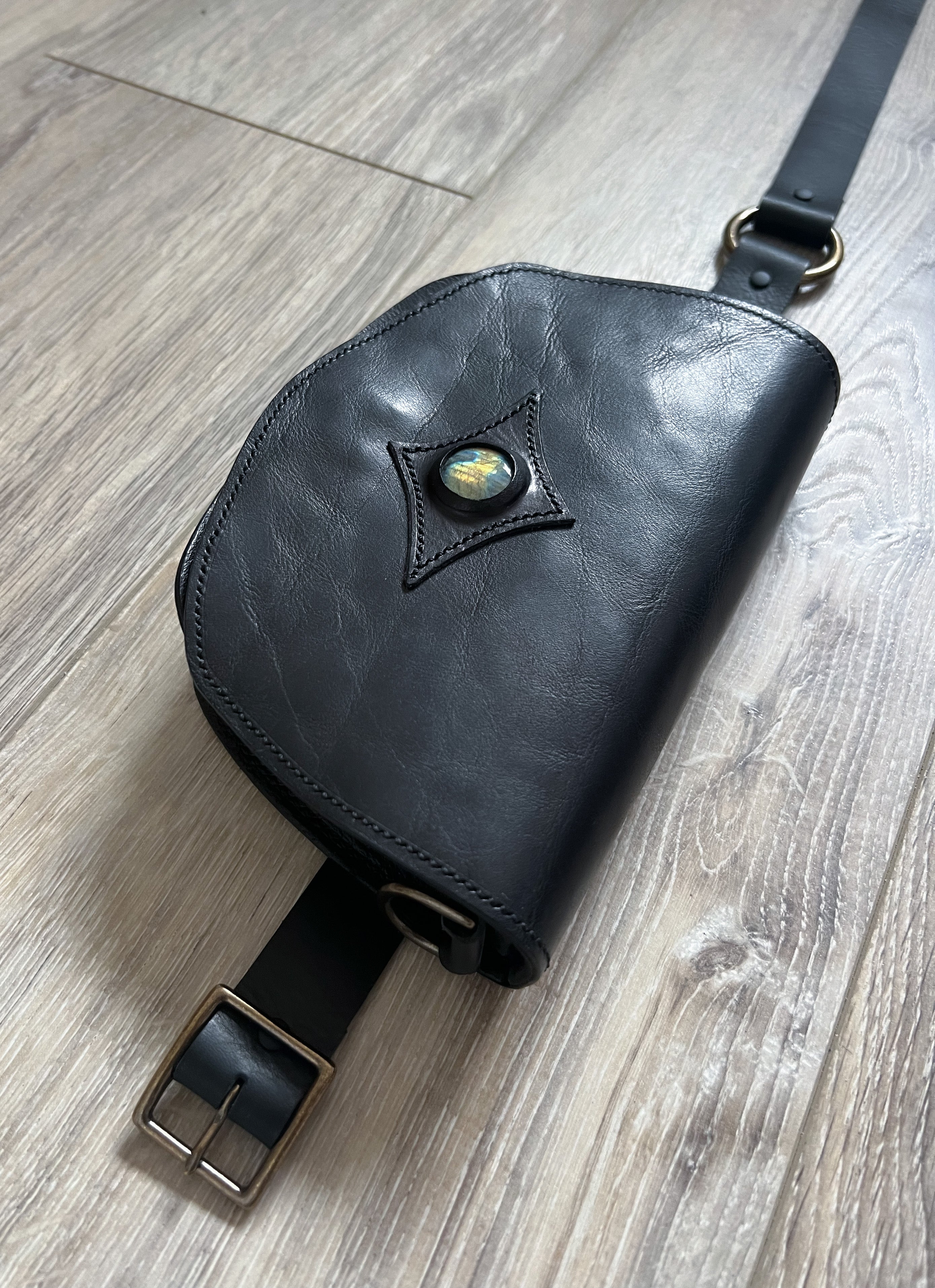 CONVERTIBLE HIP BAG